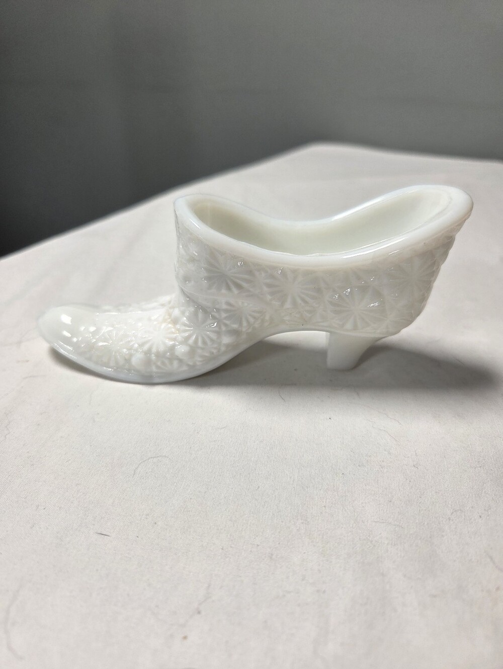 Fenton Art Milk Glass White Slipper Shoe Daisy And Button Figurine 6"